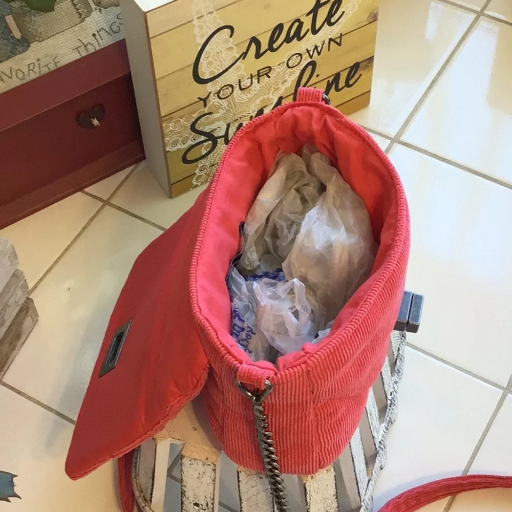 ‘Art Class’ Quilted Coral Soft Corduroy Crossbody (#2) - Picture 4 of 9